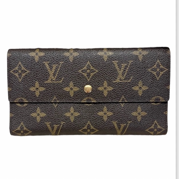Louis Vuitton Handbags - Authentic Louis Vuitton Sarah Wallet